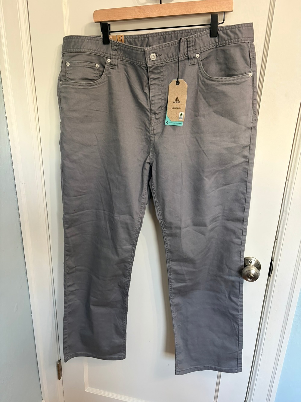 NWT prAna Men's Bridger Jean Gravel Gray Slim Straight Leg Stretch 40 x 30